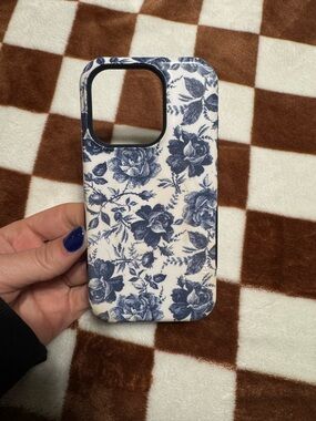 Casely navy floral case
iPhone 15 pro